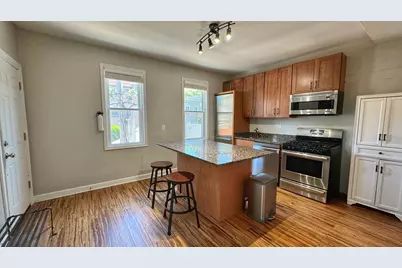 2115 W Wellington Avenue, Chicago, IL 60618 - Photo 2