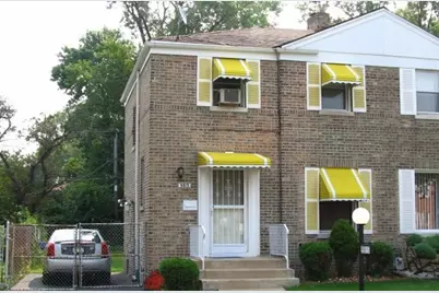 9815 S Clyde Avenue, Chicago, IL 60617 - Photo 1