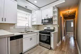 1237 E 95th St, Chicago, IL 60628 - Photo 10