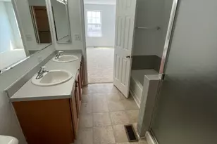 2516 Hillsboro Blvd, Aurora, IL 60503 - Photo 20