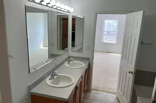 2516 Hillsboro Blvd, Aurora, IL 60503 - Photo 18