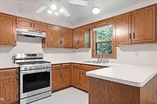29 Mayfair Ln, Aurora, IL 60504 - Photo 10