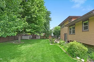 29 Mayfair Ln, Aurora, IL 60504 - Photo 36