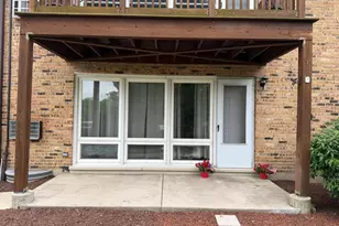 2200 Arbor Cir, Downers Grove, IL 60515 - Photo 2