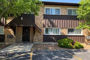 2200 Arbor Cir, Downers Grove, IL 60515 - Photo 1