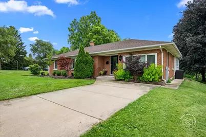 42 N 13th Avenue, Saint Charles, IL 60174 - Photo 2