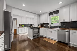 42 N 13th Ave, Saint Charles, IL 60174 - Photo 10