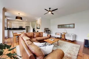 131 Dawson Dr, Elgin, IL 60120 - Photo 8