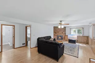 9242 N Washington St, Niles, IL 60714 - Photo 12