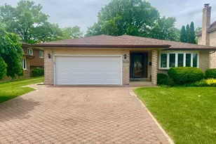 9242 N Washington St, Niles, IL 60714 - Photo 2