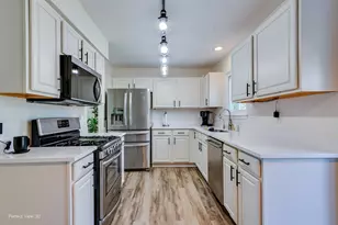 243 Stamford Ct, Romeoville, IL 60446 - Photo 6