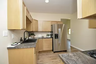 307 W Larue St, Streator, IL 61364 - Photo 6