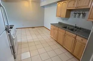 1302 Kingsbury Dr, Hanover Park, IL 60133 - Photo 6