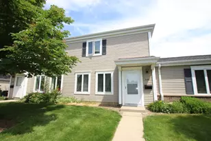 728 E Old Willow Rd, Prospect Heights, IL 60070 - Photo 1