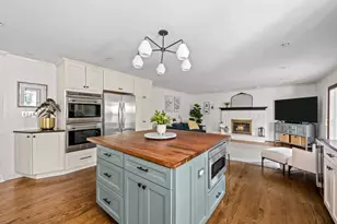 1445 Crown Ln, Glenview, IL 60025 - Photo 12