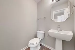 1860 Middlebury Dr, Aurora, IL 60503 - Photo 16