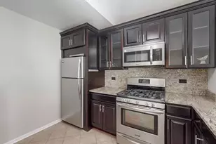1860 Middlebury Dr, Aurora, IL 60503 - Photo 8