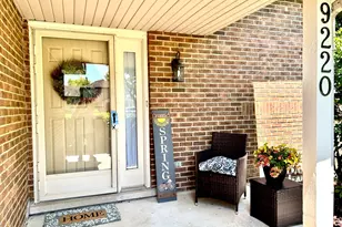 9220 Frances Ln, Orland Park, IL 60462 - Photo 4