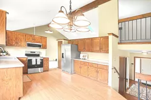 9220 Frances Ln, Orland Park, IL 60462 - Photo 6