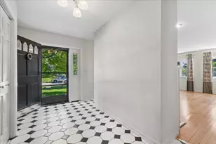 708 Courtland Ave, Park Ridge, IL 60068 - Photo 2