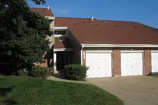 995 S Pinetree Circle, Buffalo Grove, IL 60089 - Photo 1