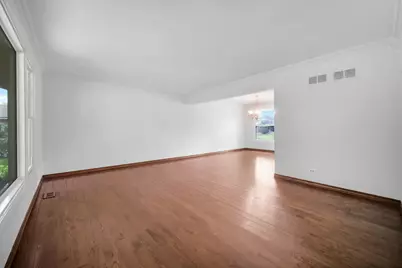 24W645 Woodcrest Drive, Naperville, IL 60540 - Photo 8