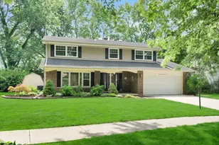 24W645 Woodcrest Dr, Naperville, IL 60540 - Photo 1