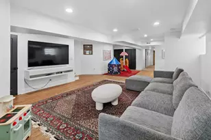 2147 W Thomas St, Chicago, IL 60622 - Photo 20