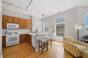 3175 N Lincoln Ave, Chicago, IL 60657 - Photo 2