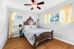 10813 Berkshire St, Westchester, IL 60154 - Photo 8