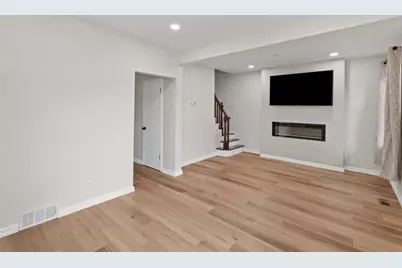 4948 S Tripp Avenue, Chicago, IL 60632 - Photo 4
