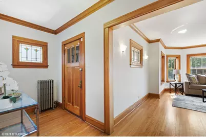 6017 N Austin Avenue, Chicago, IL 60646 - Photo 2