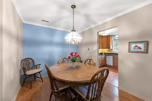 1608 Thames Ct, Wheaton, IL 60189 - Photo 12