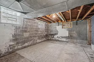 422 N 2nd St, Cissna Park, IL 60924 - Photo 24