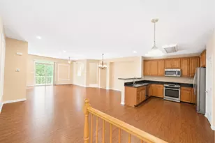 1361 Scarboro Rd, Schaumburg, IL 60193 - Photo 2