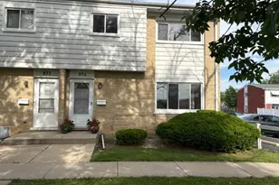 975 N York St, Elmhurst, IL 60126 - Photo 1