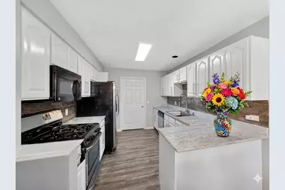 979 Huntington Drive #979, Elk Grove Village, IL 60007 - Photo 8
