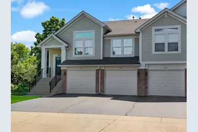 979 Huntington Drive #979, Elk Grove Village, IL 60007 - Photo 1