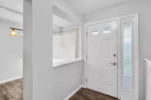 979 Huntington Dr, Elk Grove Village, IL 60007 - Photo 14
