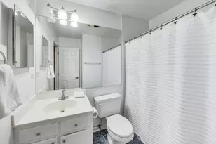 701 W Huntington Commons Rd, Mount Prospect, IL 60056 - Photo 12