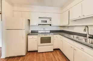 701 W Huntington Commons Rd, Mount Prospect, IL 60056 - Photo 10
