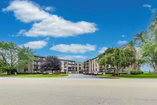 701 W Huntington Commons Rd, Mount Prospect, IL 60056 - Photo 1