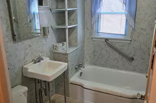 627 N 11th St, Dekalb, IL 60115 - Photo 24