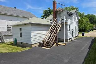 627 N 11th St, Dekalb, IL 60115 - Photo 6