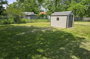 627 N 11th St, Dekalb, IL 60115 - Photo 12