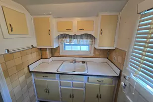 627 N 11th St, Dekalb, IL 60115 - Photo 40