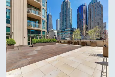 21 E Huron Street #1201, Chicago, IL 60611 - Photo 28