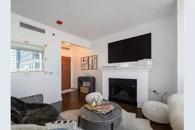 21 E Huron Street #1201, Chicago, IL 60611 - Photo 4
