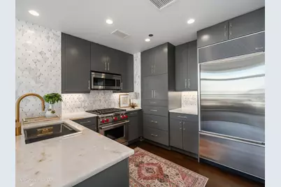 21 E Huron Street #1201, Chicago, IL 60611 - Photo 12