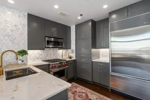 21 E Huron St, Chicago, IL 60611 - Photo 12
